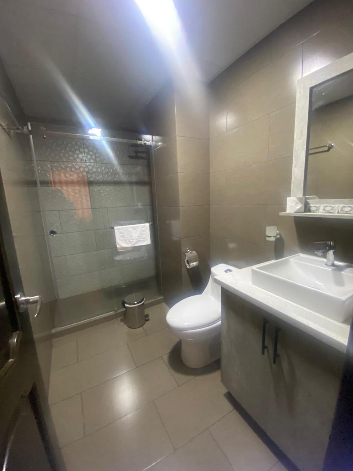 Stelar Hostal กูเอ็งกา ภายนอก รูปภาพ